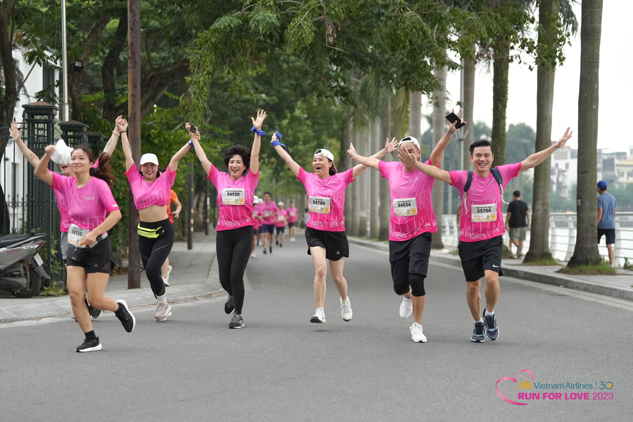 group-runner-vietnamairlines-run-for-love-2023